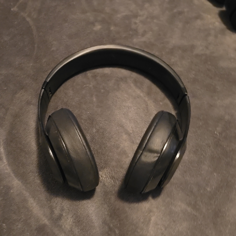 Wireless Black Headphones